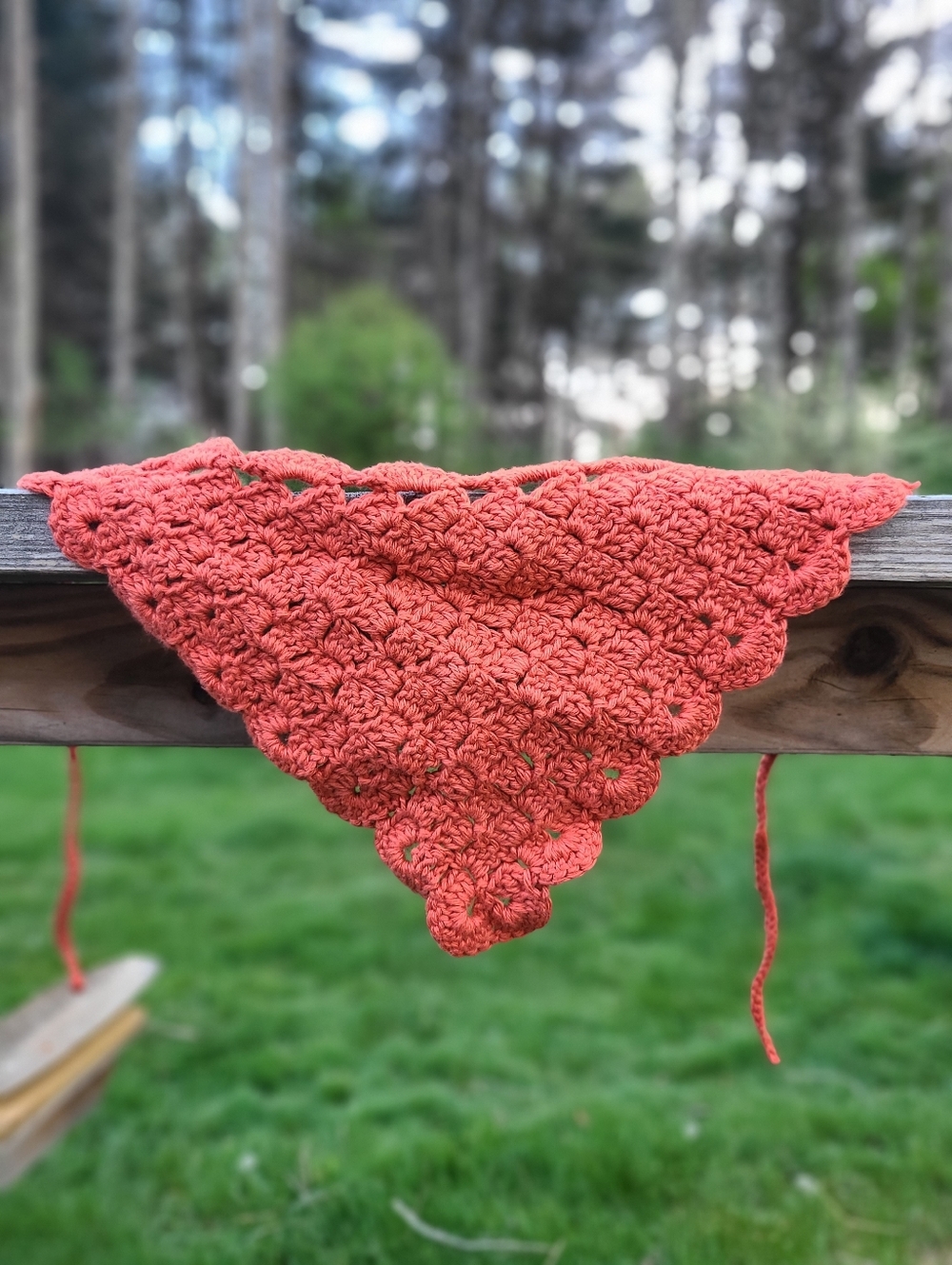scalloped crochet bandana